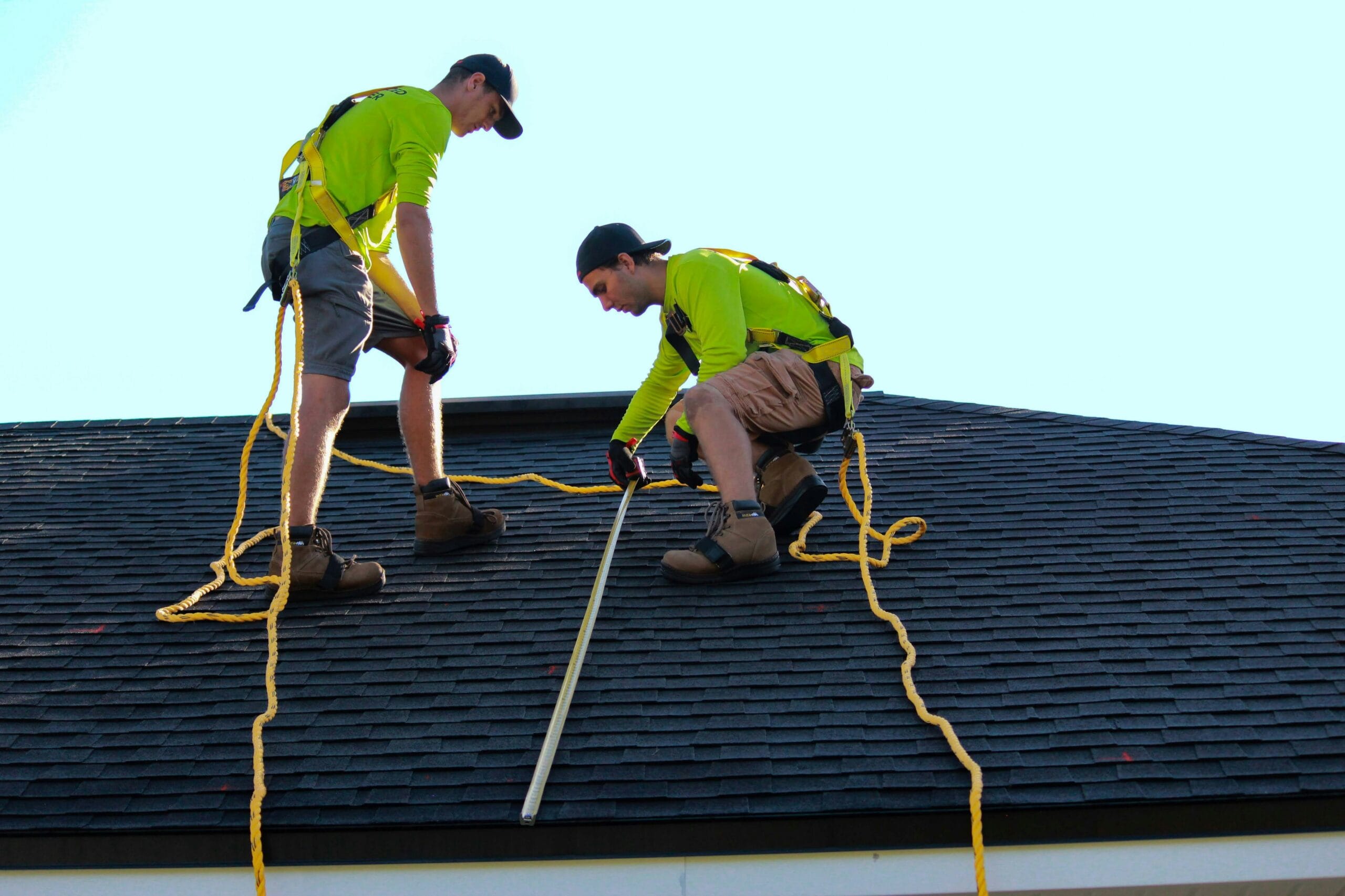 raze-solar-MyBBMM317A4-unsplash Roofing contractor